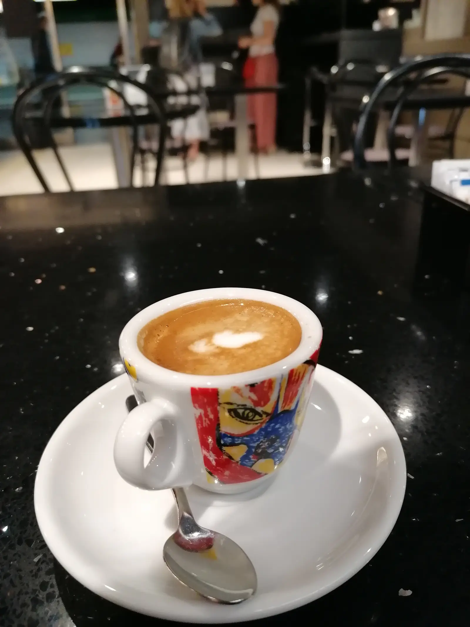 Espresso på ett kafé i Milano